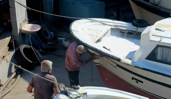 How to Identify and Repair Minor Gelcoat Damage